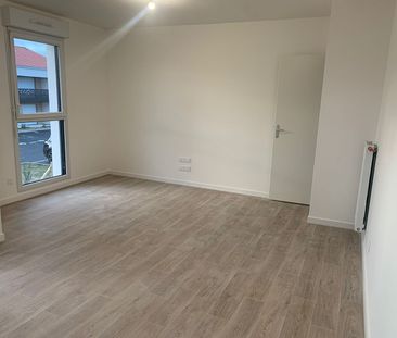 Location Appartement 3 pièces 62m² - Photo 2