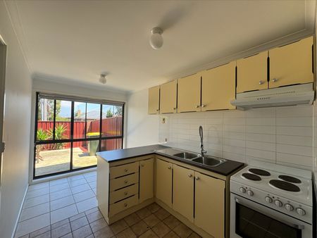 3/76-80 Parer Road, Airport West VIC 3042 - Photo 2