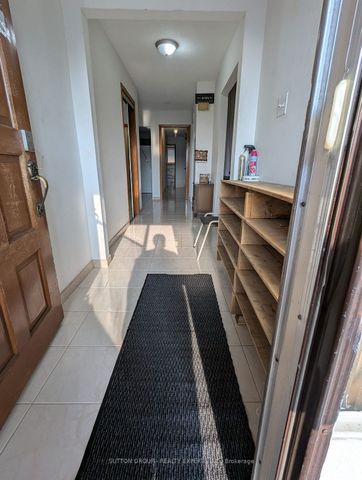 For Lease - 3 Holyoake Crescent, Toronto, Ontario - Photo 2