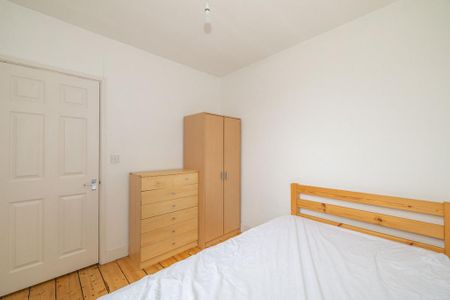 4 bedroom terraced house to rent - Photo 3