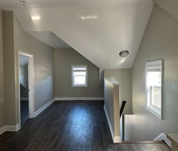 For Lease - 460 Park Road Unit# Upper, Oshawa, Ontario - Photo 2