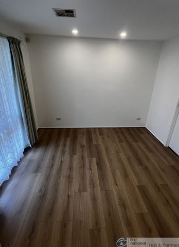 Exquisite Family Home for Rent! - Photo 2