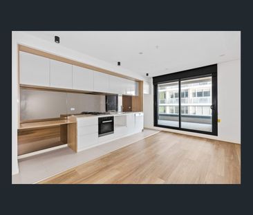 Stylish South Yarra Apartment with Exceptional Rooftop Amenities - Photo 5