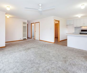 Attractive stand alone light filled unit in central Buninyong - Photo 3