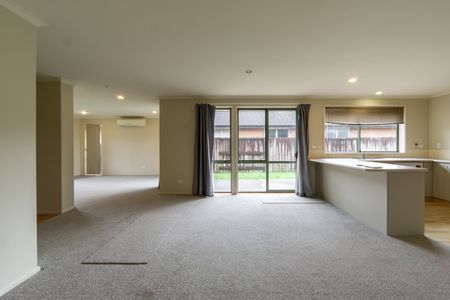 Four bedroom family home - Photo 2