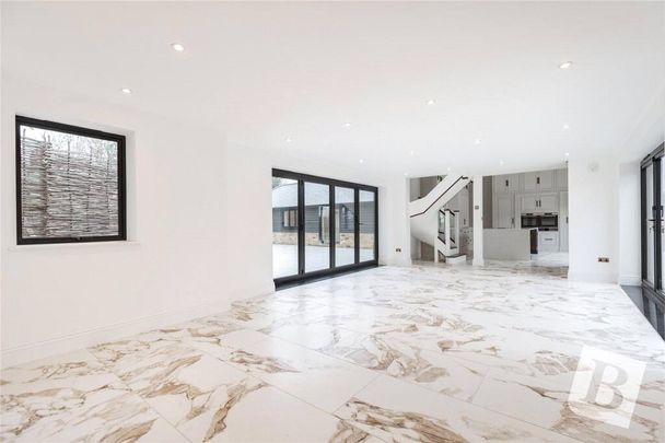 4 bedroom house to rent - Photo 1