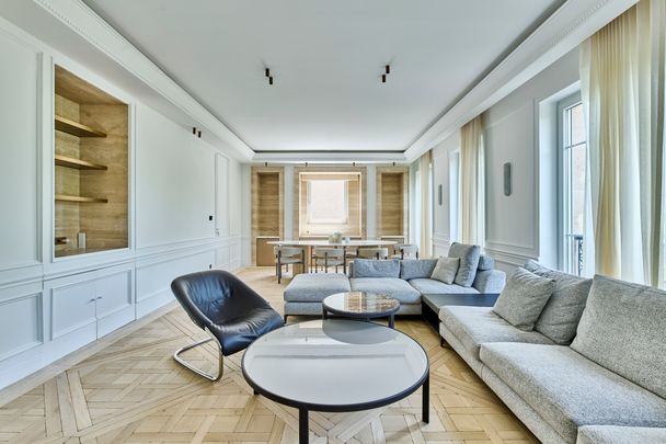 Paris 8 - Triangle d’or - Photo 1