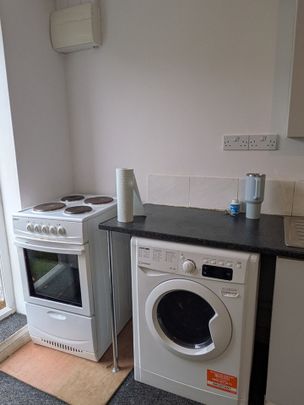 Studio Flat, Umberslade Road, B29 - Photo 1