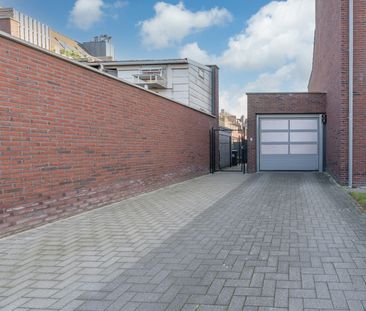 APPARTEMENT OP DE EERSTE VERDIEPING MET TERRAS EN AUTOSTAANPLAATS - Photo 2