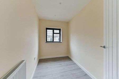 Station Approach Road, Sutton, KT20 - Photo 3