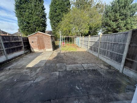3 bedroom terraced house to rent - Photo 2