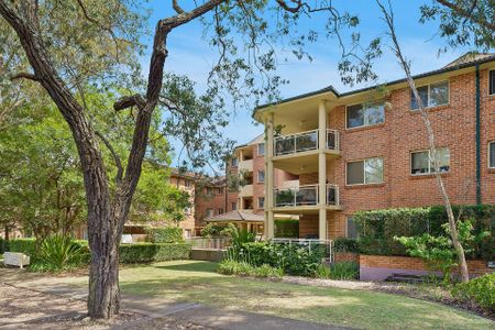 Elevated Ground Floor Two Bedroom Unit - Photo 4