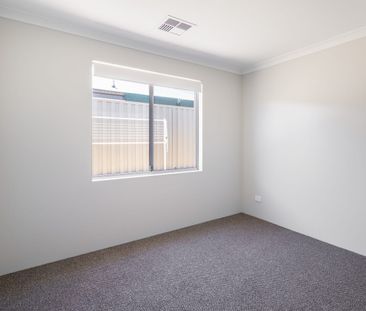Modern Comfort and Convenience in the Heart of Byford - Photo 4
