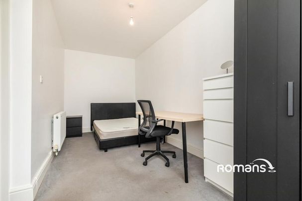 6 bedroom house to rent - Photo 1