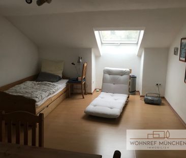 1-Zimmer-Mansarden-Einliegerwohnung in einem Reiheneckhaus - Ensemb... - Foto 2