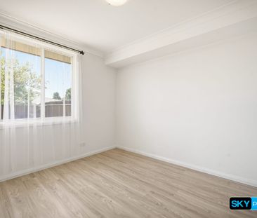 FOUR BEDROOM BRICK HOME! - Photo 3