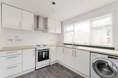 Derek Avenue, Wembley, HA9 - Photo 5