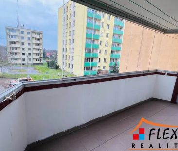 Pronájem prostorného bytu 3+1 se zasklenou lodžií, 83 m - Photo 1