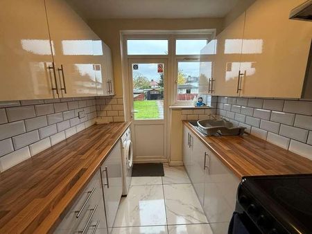 Allendale Road, Greenford, UB6 - Photo 4