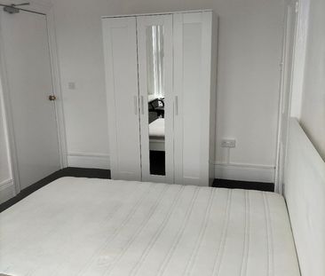 Room in a Shared House, Archway Road, N6 - Photo 3