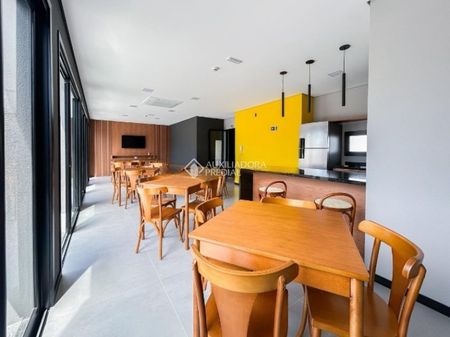 Apartamento com 1 quarto e 30m² para alugar em Rio Branco, Porto Alegre. - Photo 2