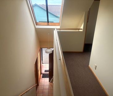 Townhouse on popular Clyde Rd – 3 Bedrooms 2 bathrooms - Photo 6