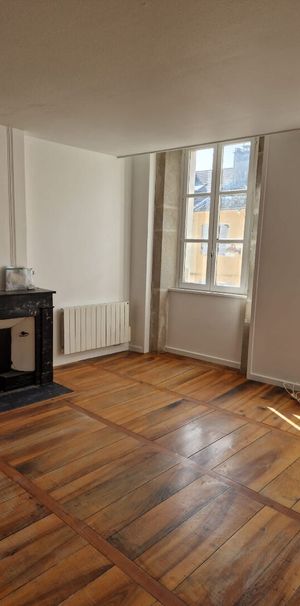 A LOUER - BELLEY STUDIO 2E ETAGE , Belley - Photo 1