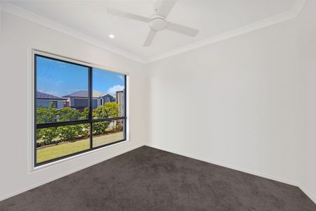 Spacious Family Home in Sought-After Greenbank - Photo 2