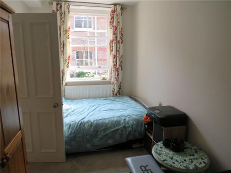 2 bedroom end of terrace house to rent - Photo 3