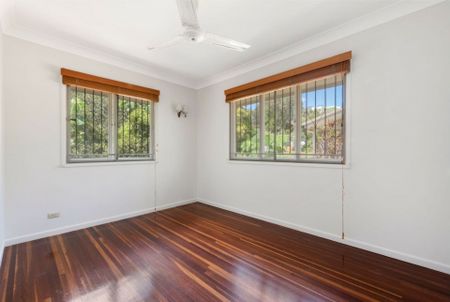 SPACIOUS, 3 BEDROOM HOME IN STAFFORD HEIGHTS - Photo 3