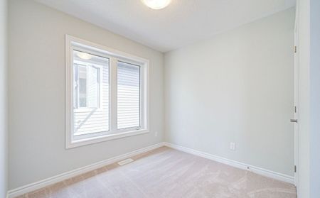 For Lease - 1210 Greentree Path, Oshawa, Ontario - Photo 5