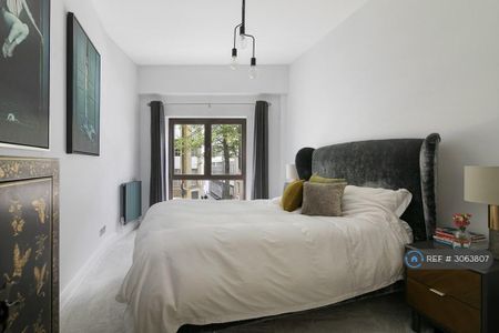 2 bedroom flat to rent - Photo 4