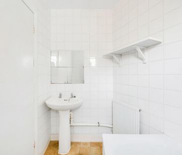 2 bedroom Flat To Let Total Size: 729 SQ FT - Photo 6