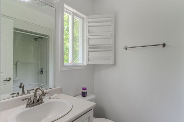 For Lease - 32 54th Street Unit# Upper, Wasaga Beach, Ontario - Photo 1