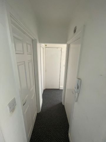 1 Bed Flat, Spellow Lane, L4 - Photo 4