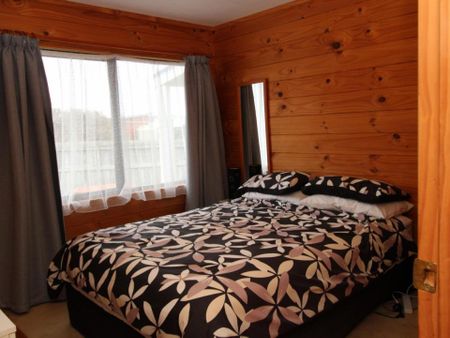 Beach house on Puka - Photo 3