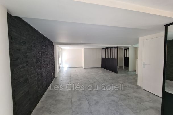 Location appartement 4 pièces 87 m² Bandol - Photo 1