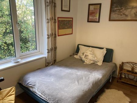 SINGLE ROOM IN CHARMING HOUSE CENTRAL BARNES - Photo 2