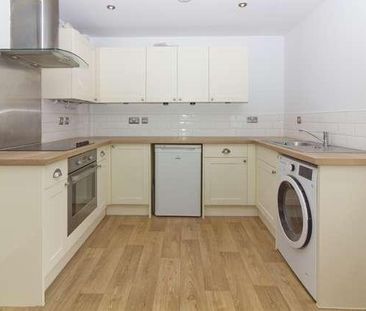Monkston - Lovely Bedroom Home Close With Garden & Parking, MK10 - Photo 2