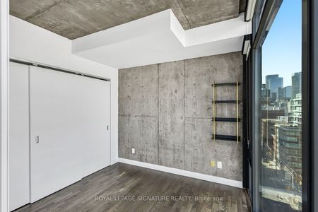 East Lofts - Photo 2