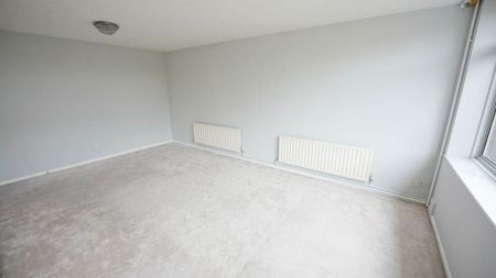 2 bedroom semi-detached bungalow to rent - Photo 3