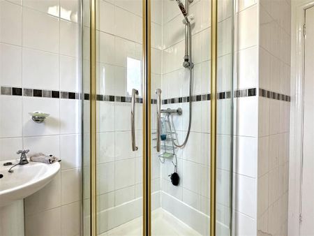 2 bedroom semi-detached house to rent - Photo 4