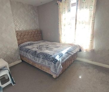 3 bedroom end of terrace house to rent - Photo 6