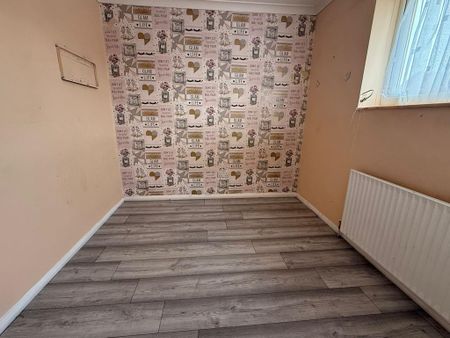 3 bedroom detached house to rent - Photo 5