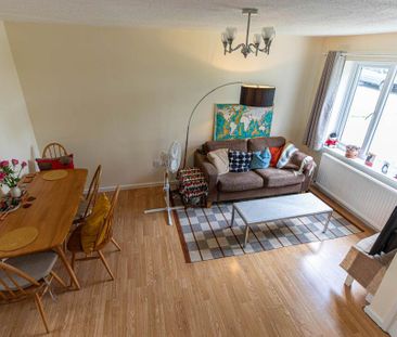 3 bedroom semi-detached house to rent - Photo 1
