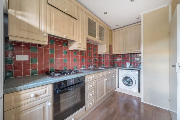 2 bedroom end of terrace house to rent - Photo 1