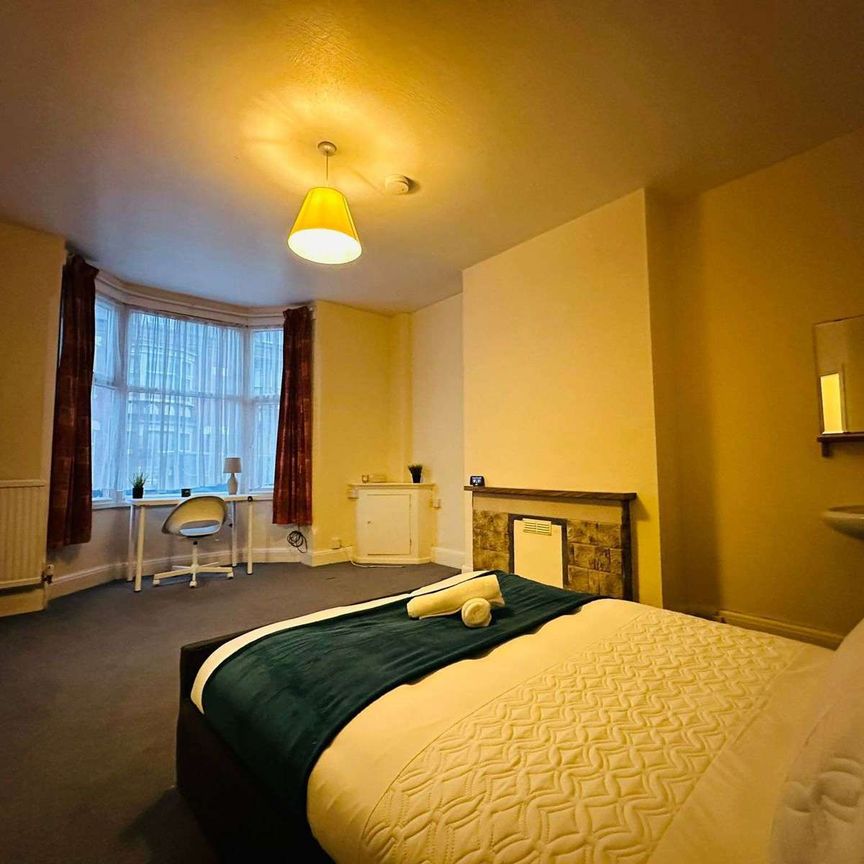 Brazil Street Room C - Photo 1