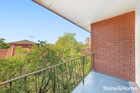 Apartment with 2 bedrooms, 1 bathroom & parking for 1 car - Photo 5