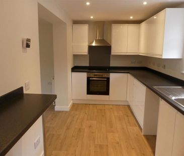 2 bedroom semi-detached house to rent - Photo 2