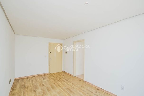 Kitnet com 1 quarto e 32m² para alugar em Camaquã, Porto Alegre. - Foto 1